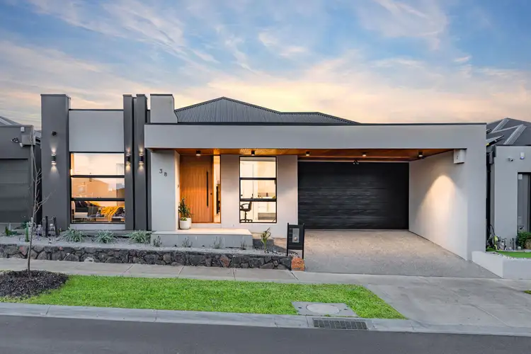 38 Xenolith Drive, Craigieburn VIC 3064