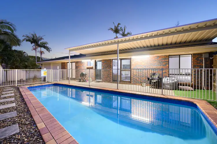 9 Whitian Drive, Carrara QLD 4211