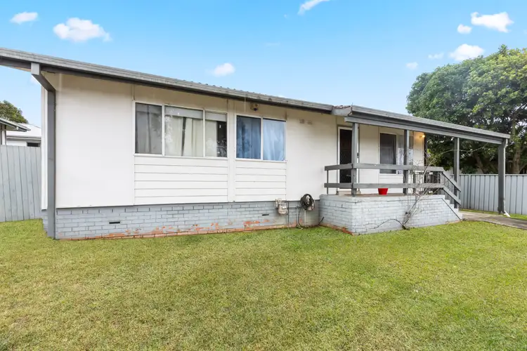 Second view of Homely house listing, 2 & 2a Kynan Close, Lake Haven NSW 2263