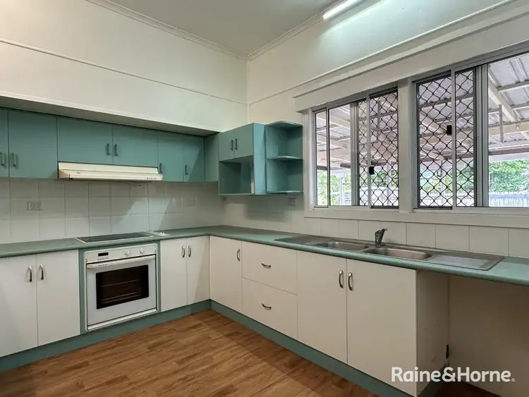 35 Front Street, Mossman QLD 4873