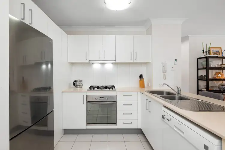 Fifth view of Homely unit listing, 5/216 Riding Road, Balmoral QLD 4171