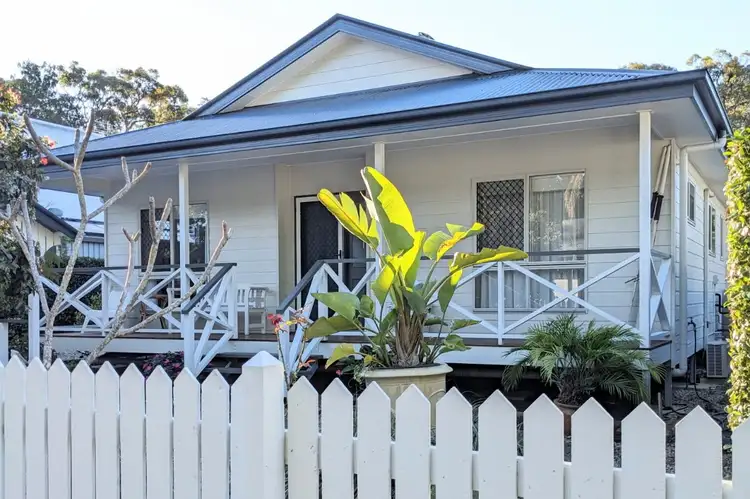 26 Shirley Street, Coochiemudlo Island QLD 4184