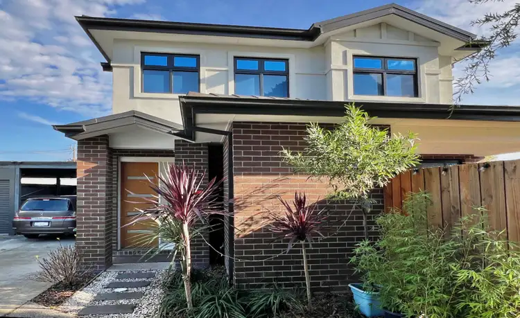 2/24 Orchard Road, Bayswater VIC 3153