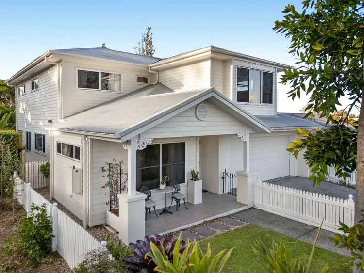 8 Acworth Street, Kenmore QLD 4069