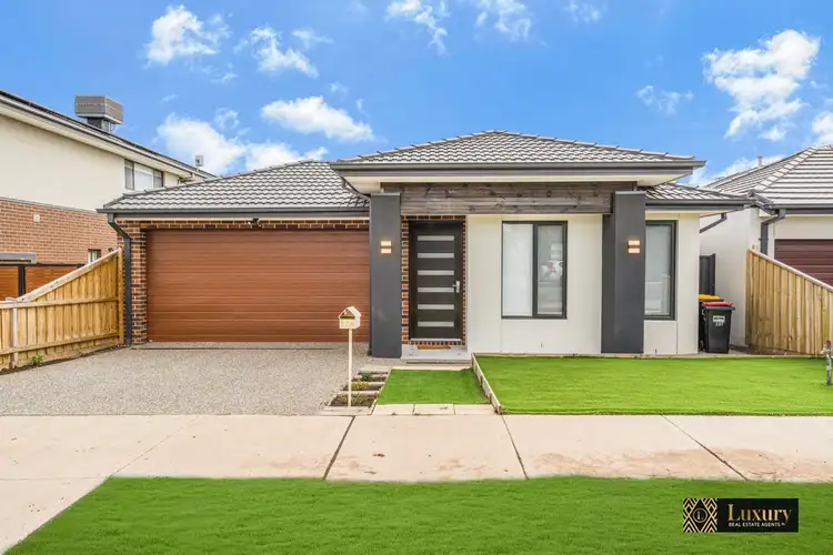 127 SARIC STREET, Fraser Rise VIC 3336