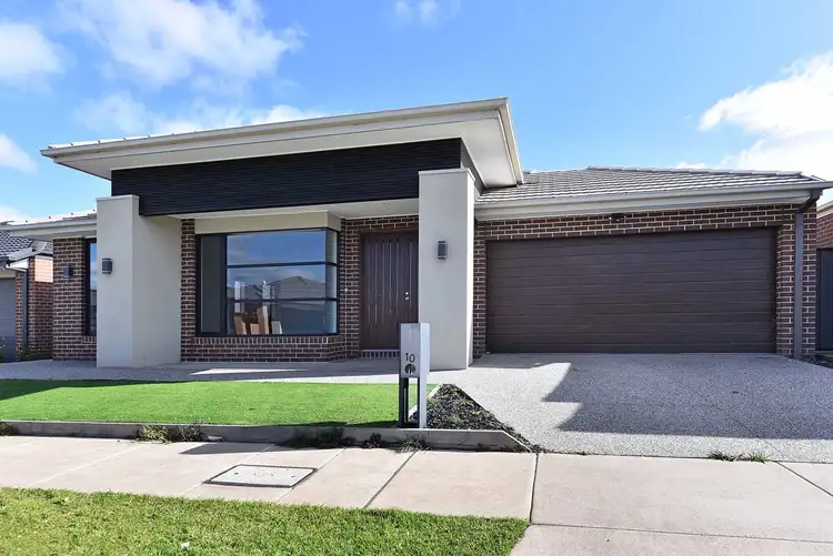 Main view of Homely house listing, 10 Margot Circuit, Kalkallo VIC 3064
