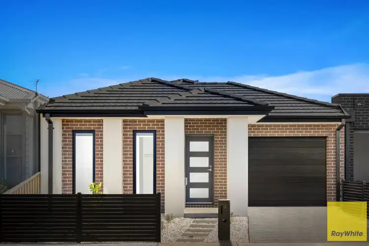 4 Delhi Grove, Rockbank VIC 3335