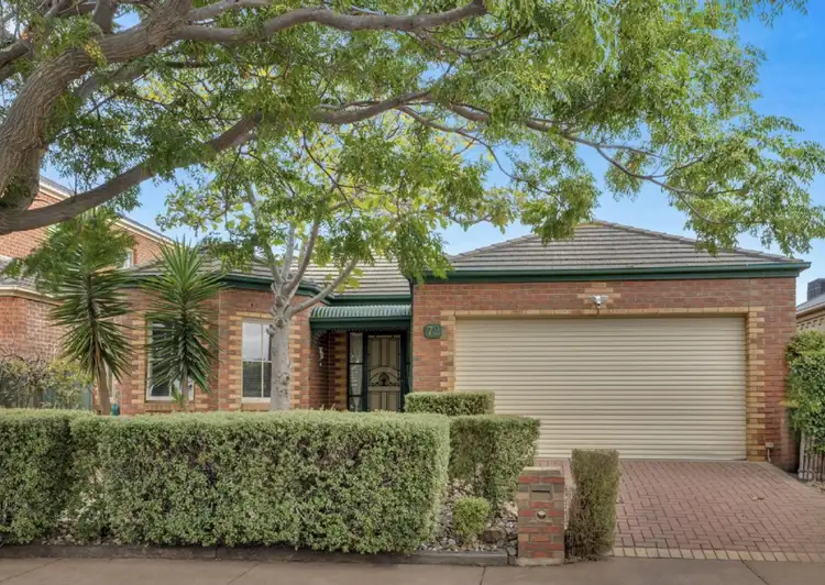 72 Chisholm Drive, Caroline Springs VIC 3023