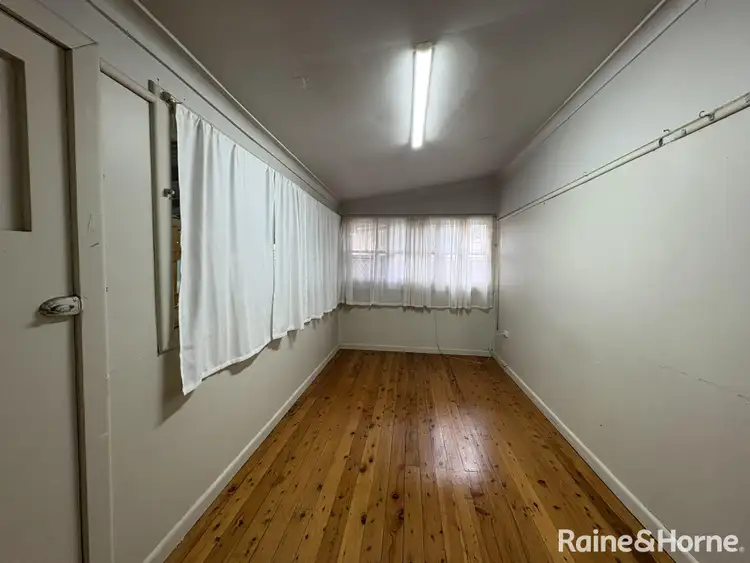 Fifth view of Homely house listing, 7 Bunbury Road, Macquarie Fields NSW 2564