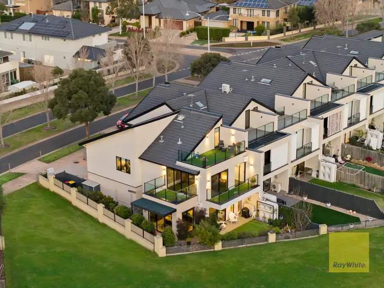 198 Sanctuary Lakes North Boulevard, Sanctuary Lakes VIC 3030