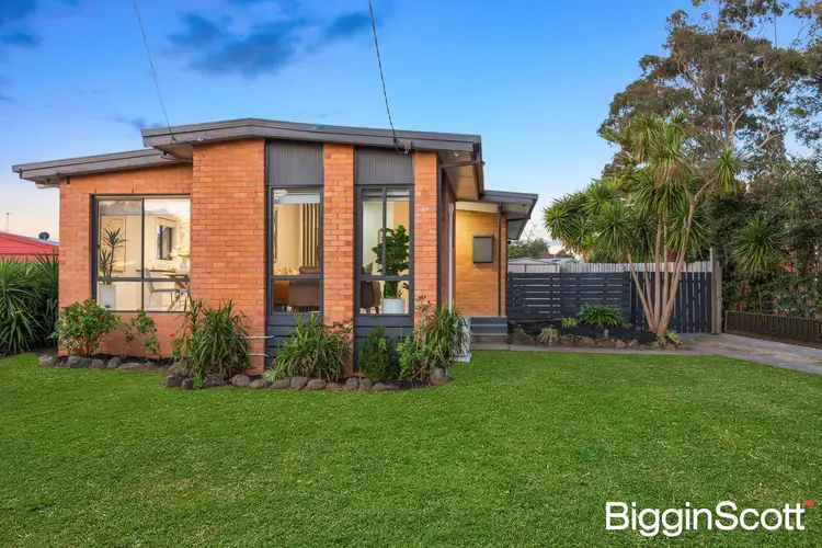 32 Bursaria Crescent, Frankston North VIC 3200
