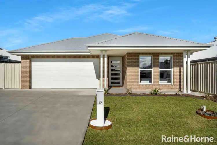 12 Casa Circuit, South Nowra NSW 2541
