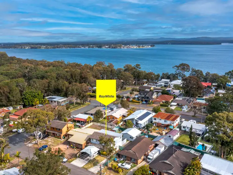 6 & 6a Muraban Road, Summerland Point NSW 2259