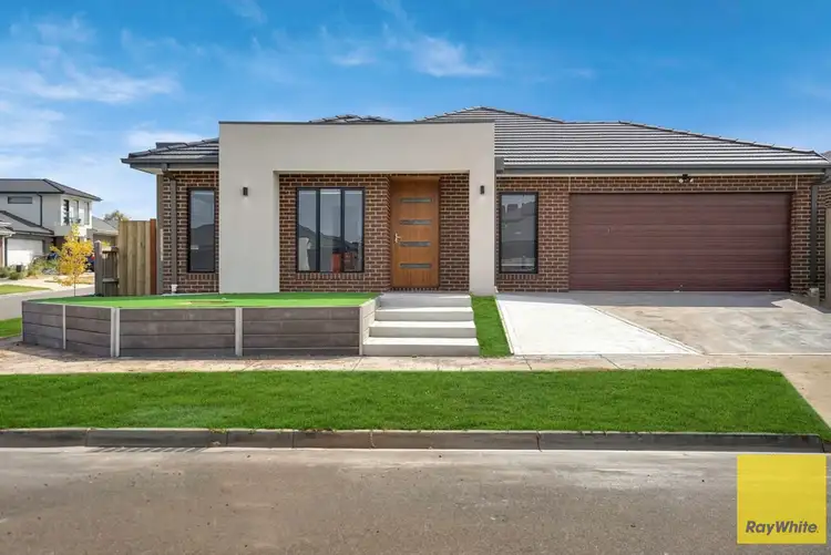 17 Medlar Avenue, Manor Lakes VIC 3024
