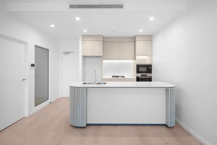 103/180 Marine Parade, Labrador QLD 4215