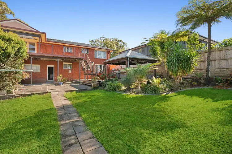 16 Glengariff Avenue, Killarney Heights NSW 2087