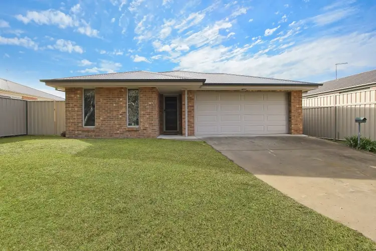 33 Carstens  Street, Lavington NSW 2641