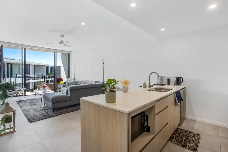 1813/6-8 Sickle Avenue, Hope Island QLD 4212