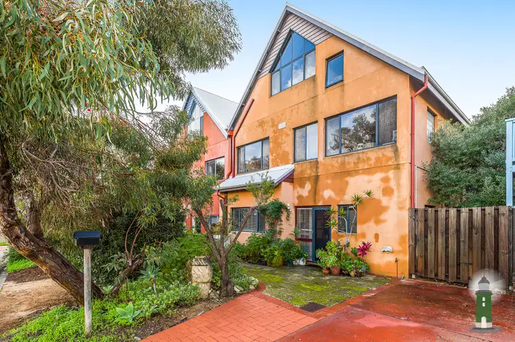 2/6 Bottrill Street, Hamilton Hill WA 6163