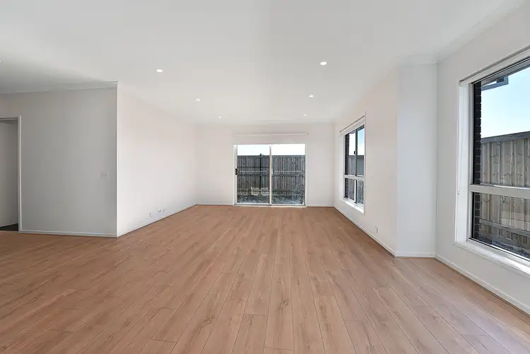 Second view of Homely house listing, 7 Regner Drive, Sunbury VIC 3429