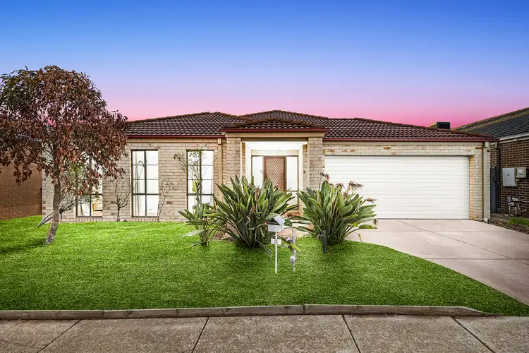 6 Kinglake Drive, Manor Lakes VIC 3024