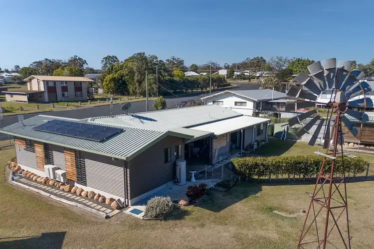 6 Richard Street, Biggenden QLD 4621