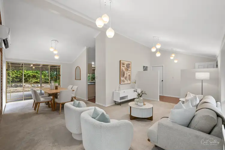 19 Norfolk Place, Seventeen Mile Rocks QLD 4073