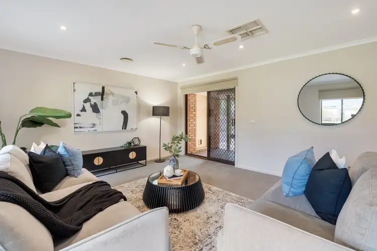 Second view of Homely house listing, 3 Birkdale Court, Sunbury VIC 3429