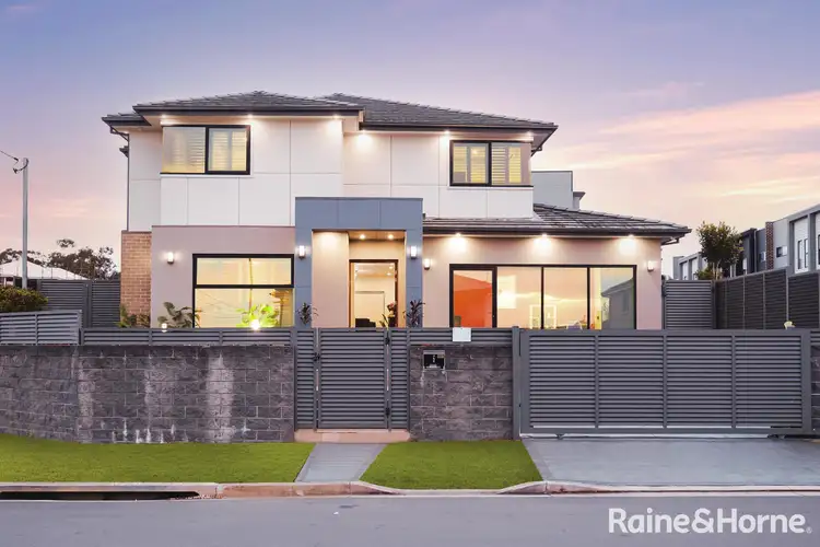 1 Globe Street, Glenfield NSW 2167