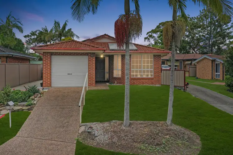 1 Pine Court, Blue Haven NSW 2262