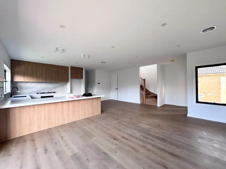 2/20 Highland Av, Oakleigh East VIC 3166