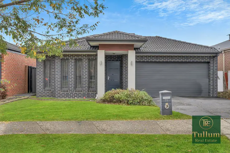 11 Morphetville Street, Clyde North VIC 3978