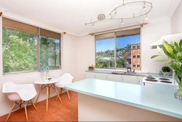 8/110 Kingsford Smith Drive, Hamilton QLD 4007