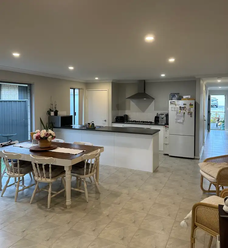 8 Butterleaf Avenue, Yanchep WA 6035