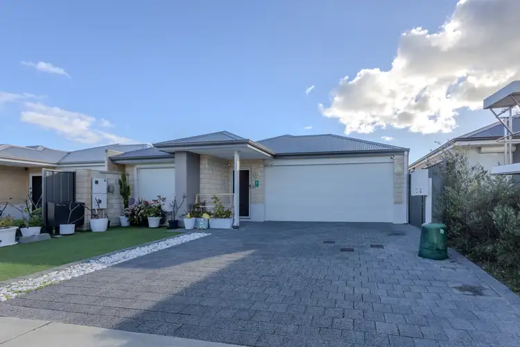 8 Butterleaf Avenue, Yanchep WA 6035