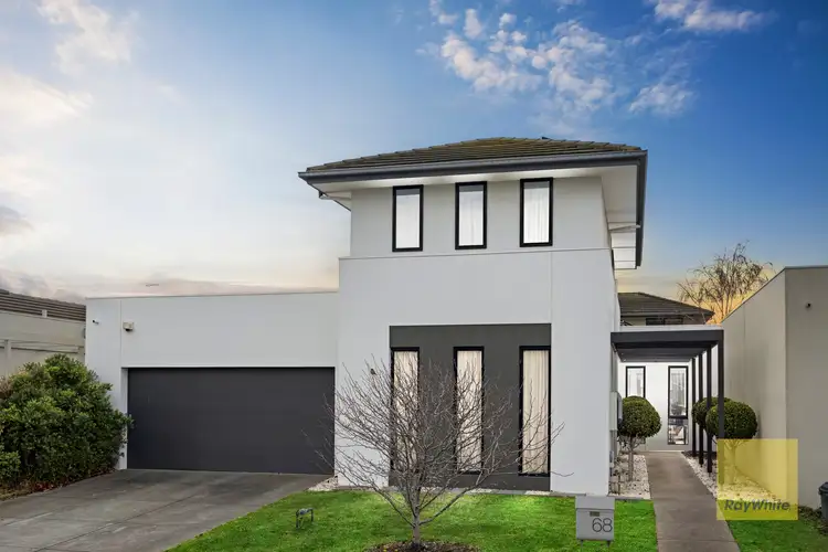 68 Signature Boulevard, Sanctuary Lakes VIC 3030