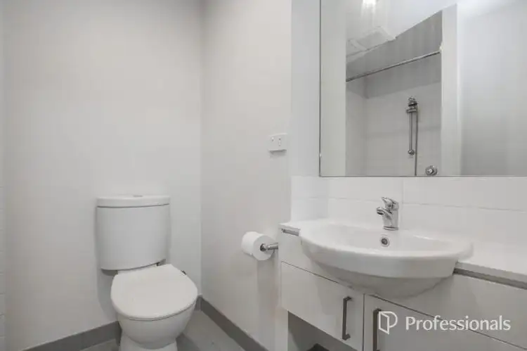 Fifth view of Homely apartment listing, 8/6 Points Way, Cockburn Central WA 6164