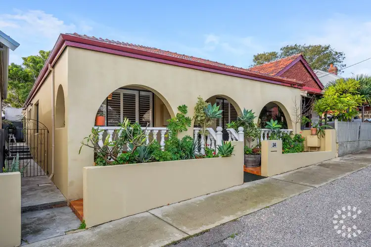 34 Lefroy Road, Beaconsfield WA 6162
