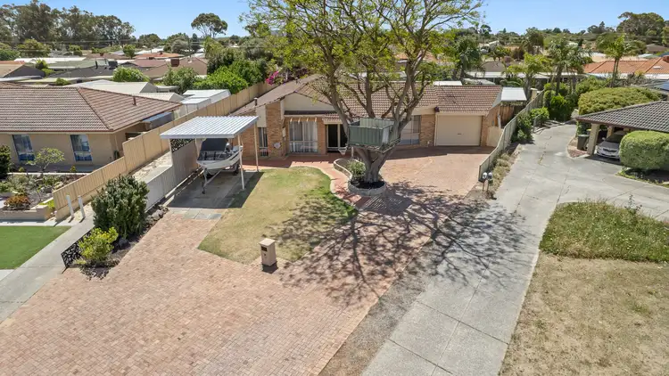 16 Hanson Way, Dudley Park WA 6210