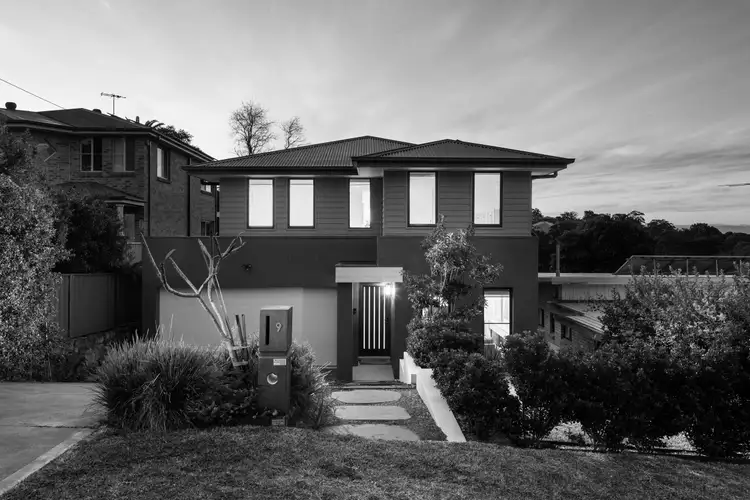 9 Warraba Street
