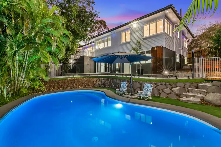 20 Bredden Street, Chapel Hill QLD 4069