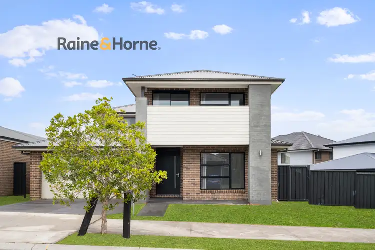 4 Fanflower Avenue, Denham Court NSW 2565