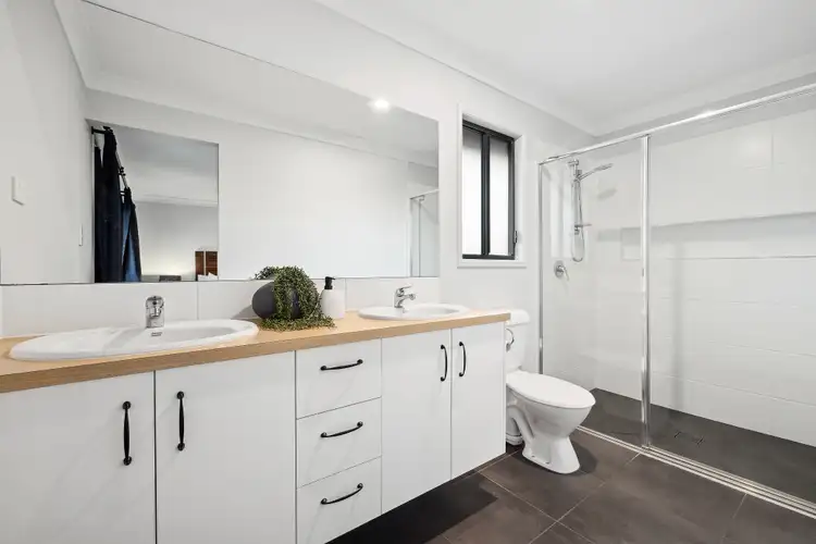 Fifth view of Homely house listing, 32 Lincoln Crescent, Upper Kedron QLD 4055