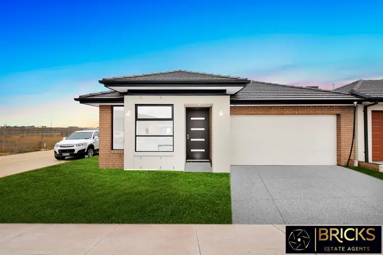 14 Clipstone Crescent, Fraser Rise VIC 3336