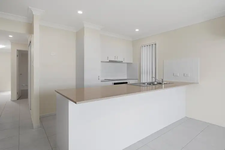 11 Stockyard Lane, Park Ridge QLD 4125