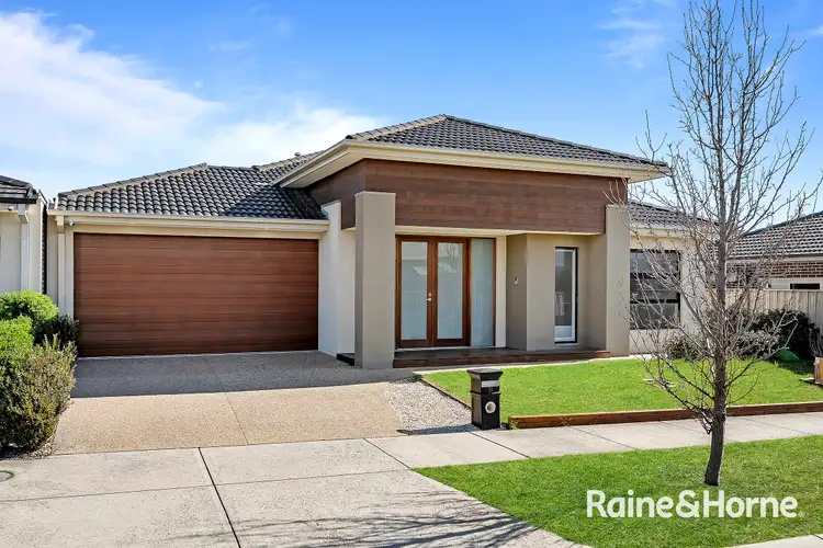 51 Rathberry Circuit, Clyde North VIC 3978