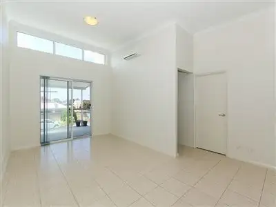 8/67 Bullfinch Street, Spearwood WA 6163