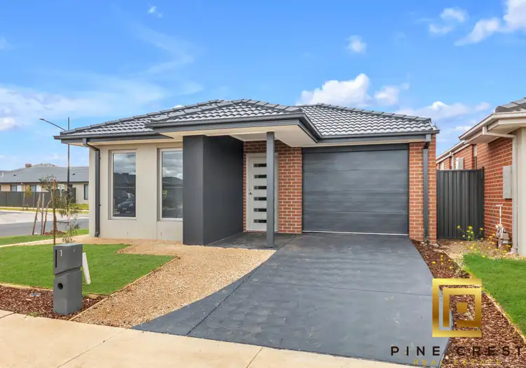 1 Songlark Street, Melton South VIC 3338