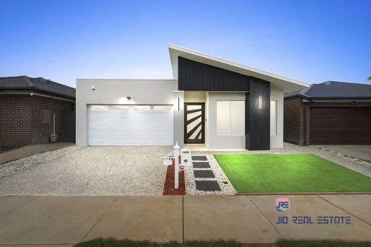 17 Ruff Way, Melton South VIC 3338