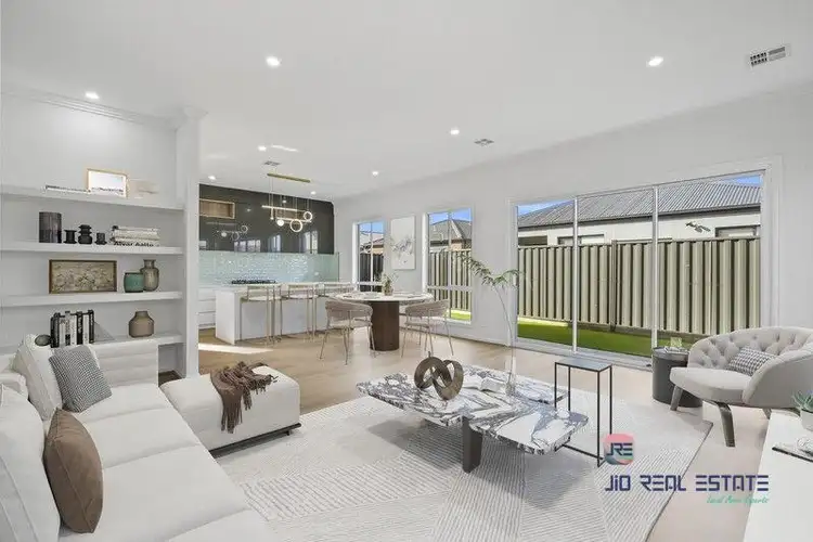 17 Ruff Way, Melton South VIC 3338